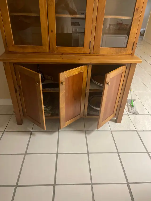 2 piece kitchen hutch custom made and stained.  in Hutches & Display Cabinets in Markham / York Region - Image 4