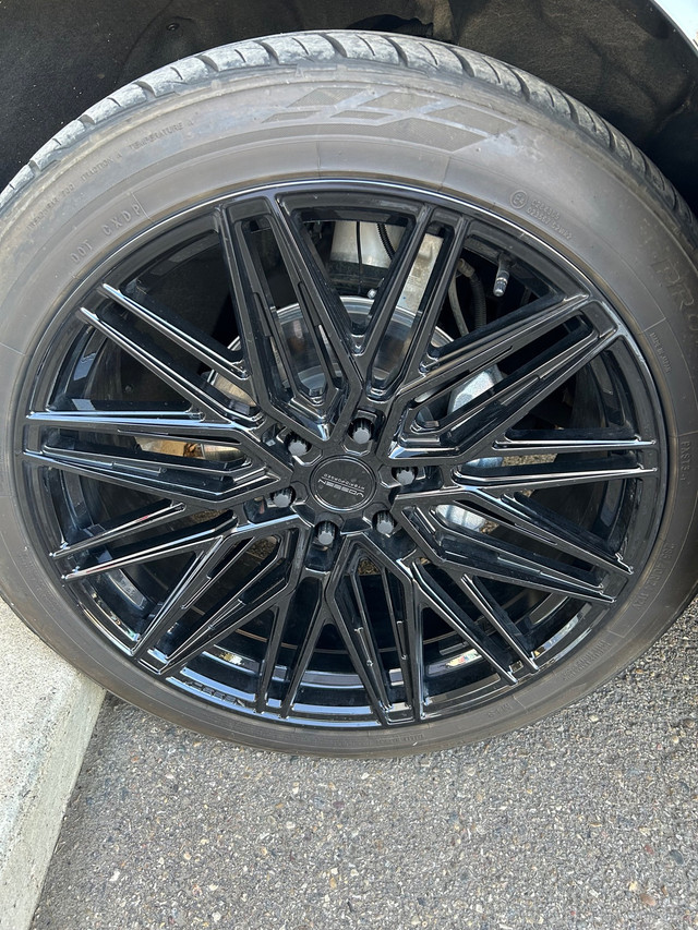 Vossen HF6-5 24x10- Wheel and Tire Package  in Tires & Rims in Medicine Hat