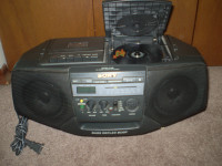 SONY CFD-V15 '' CD / AM-FM RADIO / CASSETTE PLAYER "