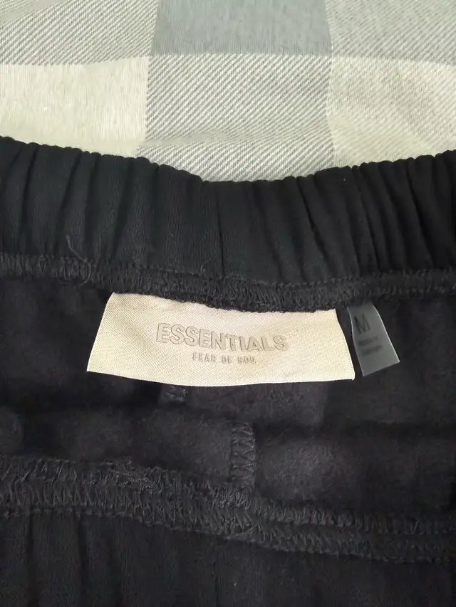 Essentials Pants in Men's in Oakville / Halton Region - Image 5