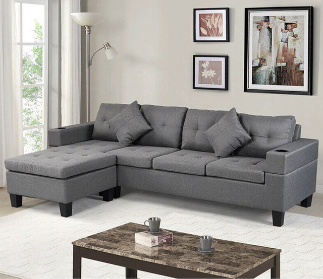 Xmas sale on big amazing 4 seater reversible sectional sofa in Couches & Futons in City of Toronto