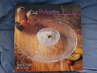 Assiettes de service pour crudités et trempette, View more