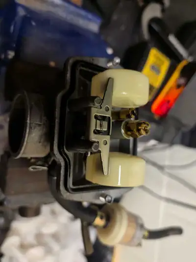 Basic tune ups on small engines. Did your unit start last season and now it won't start ? Snow blowe...