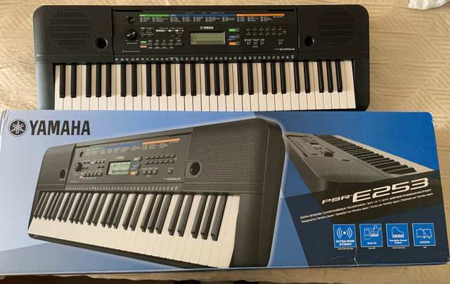 Digital Keyboard psr-E253 Yamaha  in Pianos & Keyboards in Gatineau - Image 3