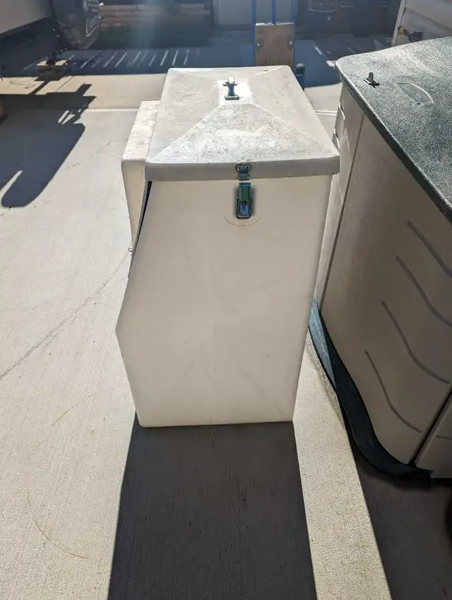 RV storage bin in RVs & Motorhomes in Grande Prairie - Image 3