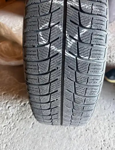 4 x Michelin winter tires, 205/55 R16. Tires are in good condition. Already mounted on the Honda civ...
