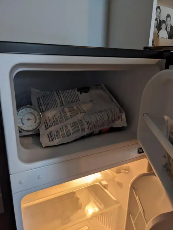 New Midea 3.1 cu ft Mini Fridge, Double Door, Freezer, Stainless in Refrigerators in City of Halifax - Image 5