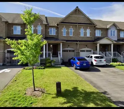 3 bedrooms 2,5 bathrooms available from January 1 Duffrin and Major Mackenzie