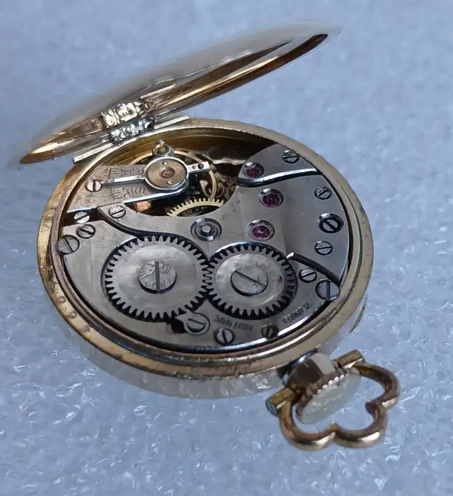 Montre de Poche Pendentif Suisse // Swiss Pendant Pocket Watch in Jewellery & Watches in City of Montréal - Image 3