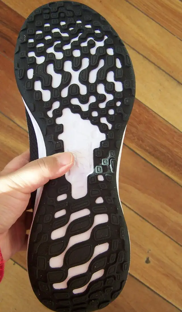 Nike women's shoes size 8 wide new in Women's - Shoes in Calgary - Image 5