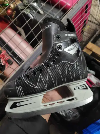 CCM Intruder skates - youth size 4 , View more