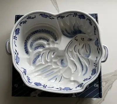 Brand new in an original box Rooster shaped porcelain baking form (can be used as a serving dish as...