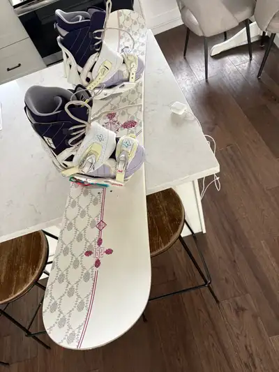 Women’s snowboard setup 152cm size 10 boots , View more