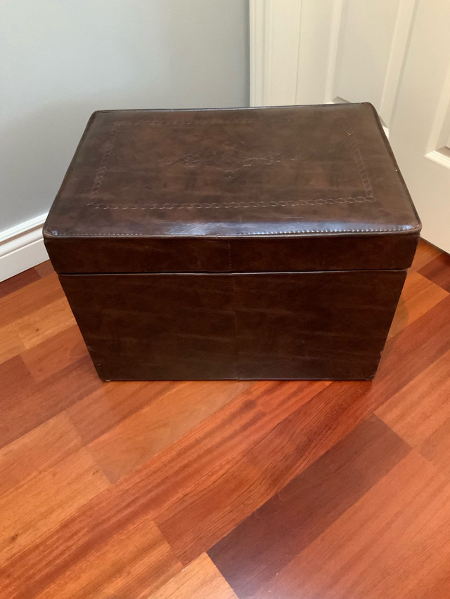 Vintage Clean Very Good Condition Storage Stool in Other in Oshawa / Durham Region - Image 2