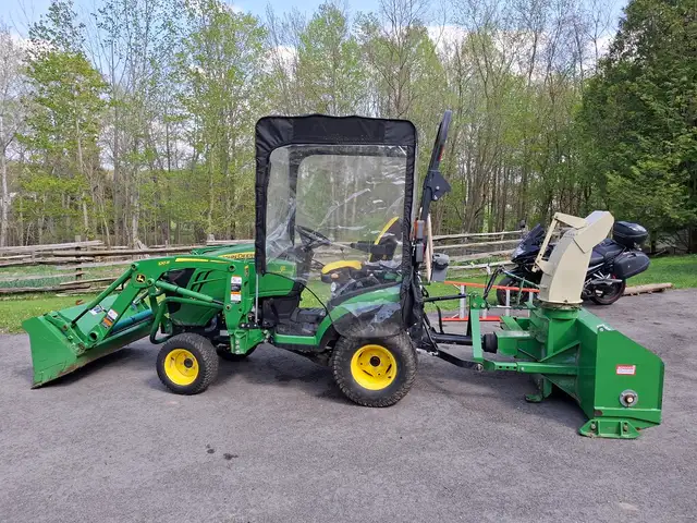 2017 John Deere 1025R 4WD Tractor with Attachments – 387 Hrs in Farming Equipment in Owen Sound - Image 4