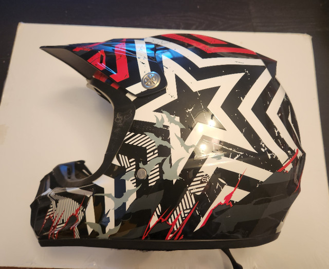 Fox v3 pilot helmet motocross dirtbike in Motorcycle Parts & Accessories in Winnipeg - Image 2