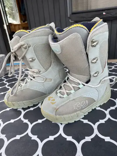 ThirtyTwo Exus Snowboard Boots; Women 8/9, View more
