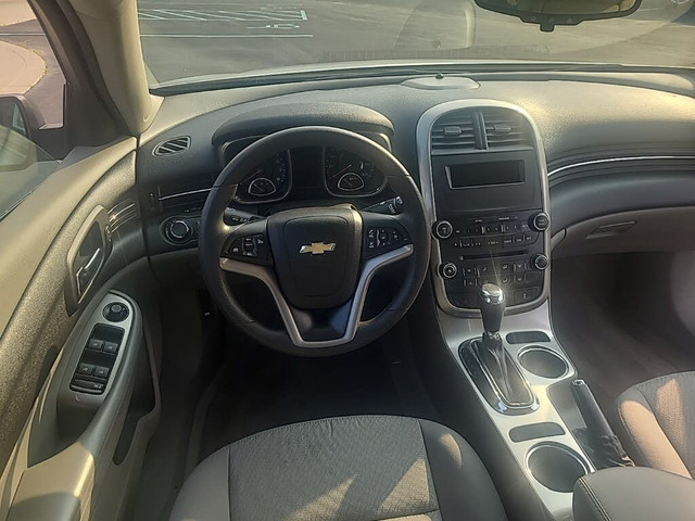 2014 Chevrolet Malibu LS FWD in Cars & Trucks in Kingston - Image 2
