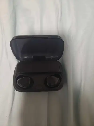 Selling my smart touch Bluetooth headphones no charger , View more