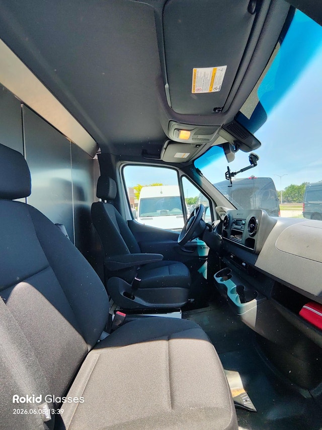 Mercedes-Benz Sprinter — photo 5