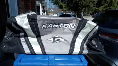 Easton Senior Hockey Bag on wheels, View more