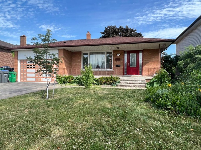 2 Bedrooms for Rent in a Three Bedroom House Long Term Rentals