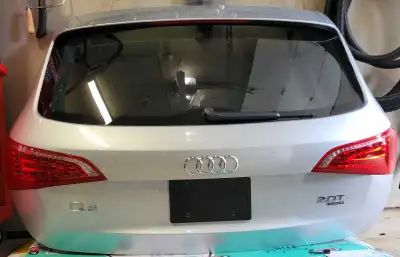 Selling a tailgate/hatchback from 2013 Audi Q5. Should fit direct for 2013 to 2017 and possible 2009...