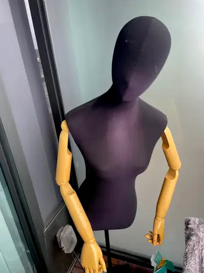 Mannequin, View more