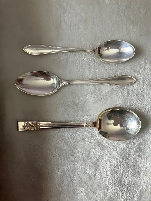 Sheffield Silver Plated Cutlery Set in Kitchen & Dining Wares in Oakville / Halton Region - Image 4