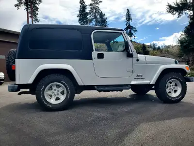 KINDLY PLEASE READ THE AD 2005 JEEP TJ UNLIMITED LJ UNICORN 84,000 KM (OR 52K MILES) LOADED WITH: 4....