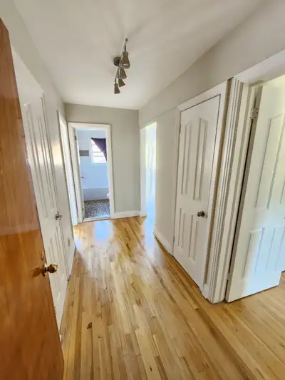 Large 4 1/2 Apartment for rent - Grande 4 1/2 Appartement à loue