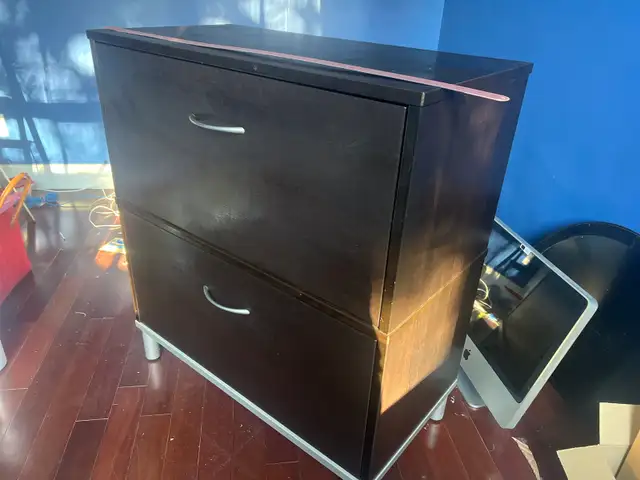 2-Drawer Hanging  Filing Cabinet in Tool Storage & Benches in City of Toronto - Image 2