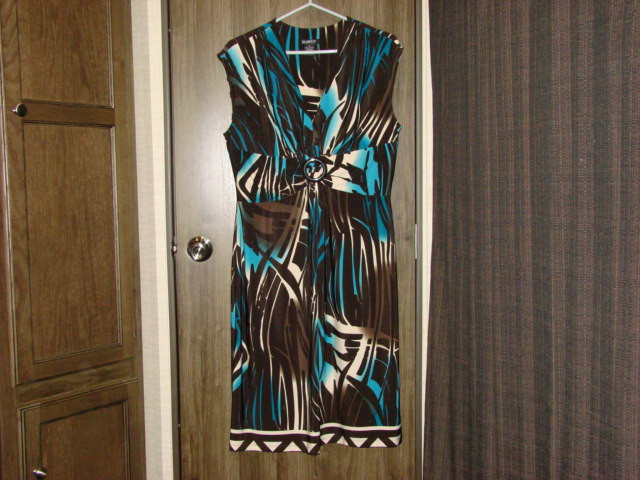 Six Woman's Quality Dresses in Women's - Dresses & Skirts in Comox / Courtenay / Cumberland - Image 2