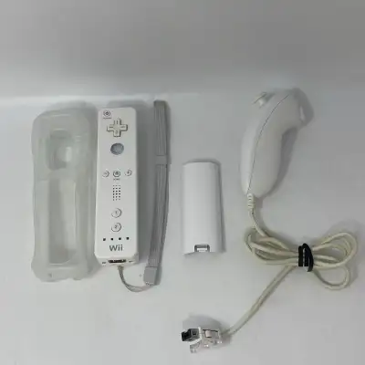 Nintendo Wii Remote White Controller + Nunchuck In good condition No visible scratches or marks. Wor...