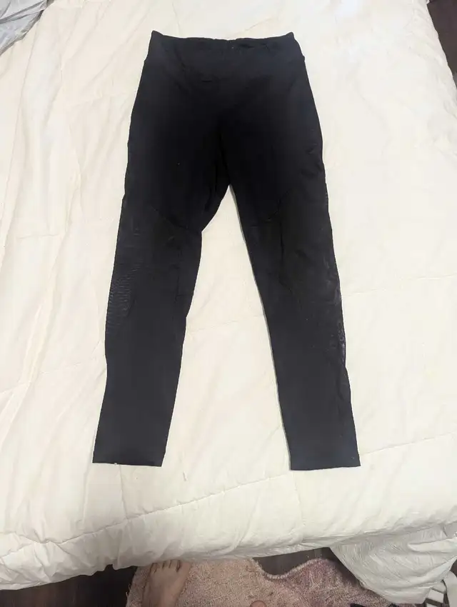 teens/women's leggings  in Women's - Bottoms in Markham / York Region - Image 6