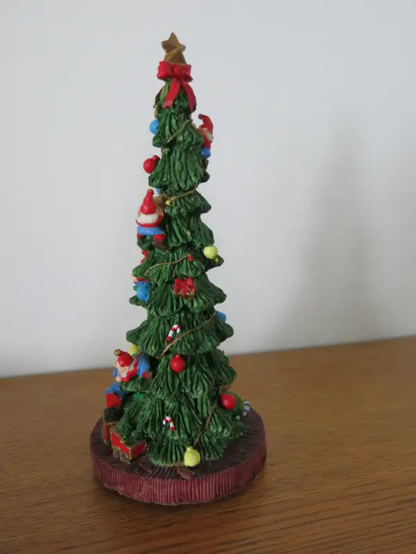 Christmas decoration - Christmas Tree with music + lights, 10" in Holiday, Event & Seasonal in Calgary - Image 5