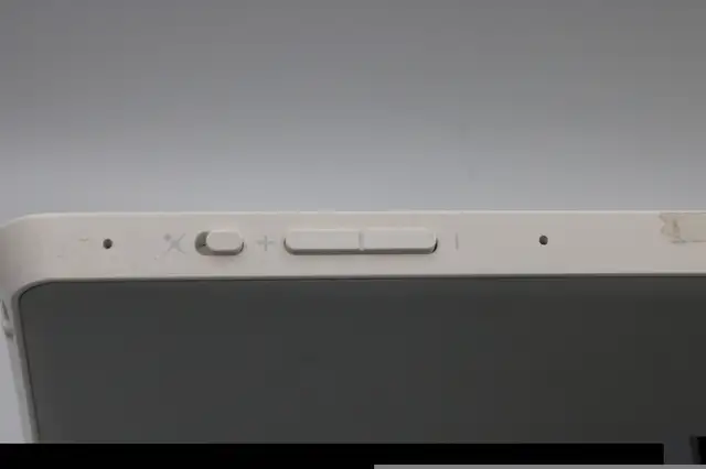 Lenovo Smart Display 10" (#1285) in Laptops in City of Halifax - Image 5