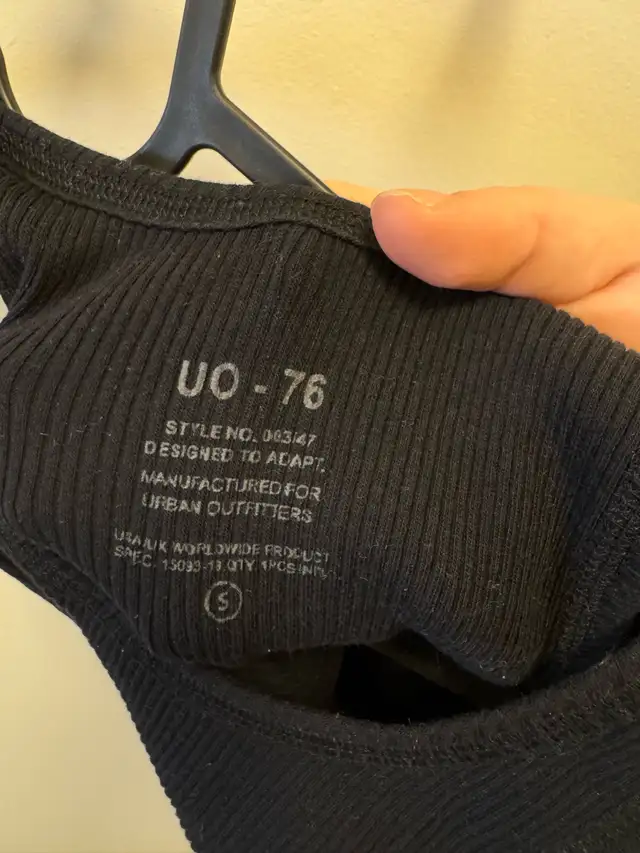 Urban Outfitters Women’s Short tank top Black Size S in Women's - Tops & Outerwear in City of Toronto - Image 3