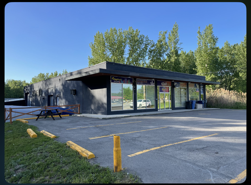 Local commercial à louer – 4359 Boul. Dagenais Ouest, Laval Superbe local de 4 500 pi² au total, idé...