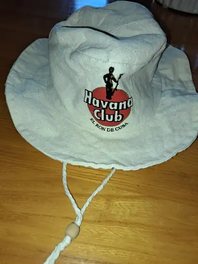 Chapeaux prix variés, View more