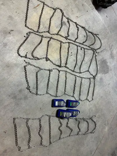 Set of 4 in good used condition Came off a 500HO. Also partial a full bottles of drive lubricants $3...