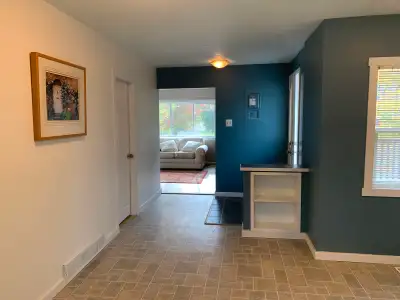 Newly renovated 3 bedroom house for rent. Big yard and balcony. Close to downtown. Ideal for family....