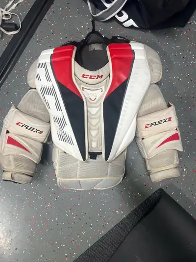 plastron gardien but ccm pro, View more