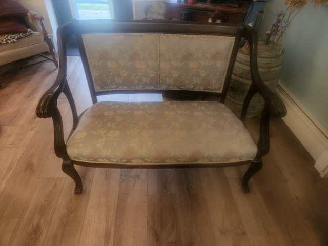 antique love seat settee in Couches & Futons in St. Catharines - Image 3