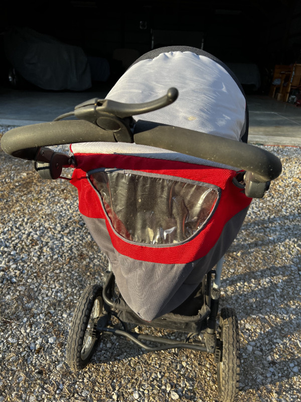 Hauck Sport Jogger Runner Stroller, light weight in Strollers, Carriers & Car Seats in Leamington - Image 4