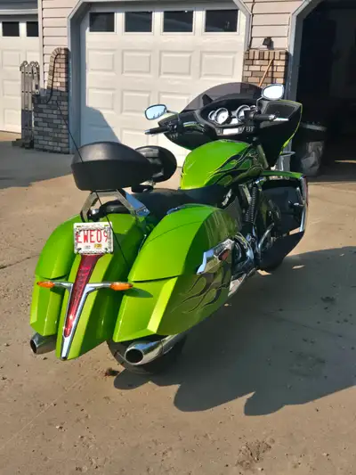 2013 victory cross country very low kms