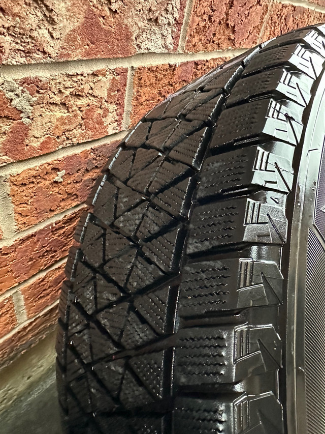 Bridgestone Blizzaks on Custom Rims 275/65/18 in Tires & Rims in Oshawa / Durham Region
