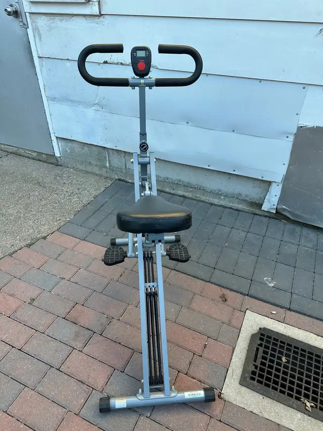 Squat machine 471851141443112961