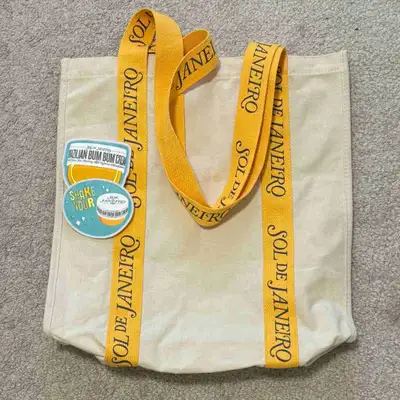 Completely new sol de janiero tote bag! Never used, from their popup store in Toronto :) comes with...