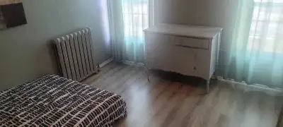 NON-SMOKING ST CATHARINES APTS. $1,300inc FURNISHED BASEMENT ONE BEDROOM APT. COMES WITH ALL FURNITU...